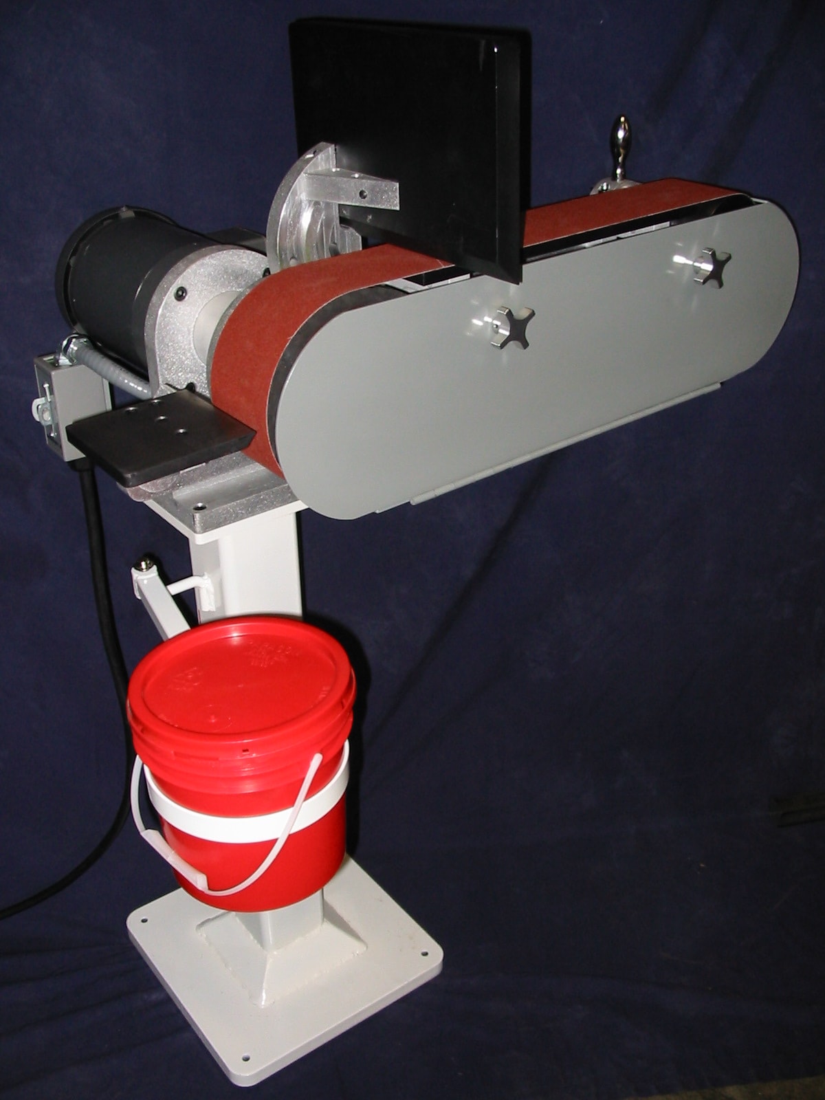 Horizontal sanding position